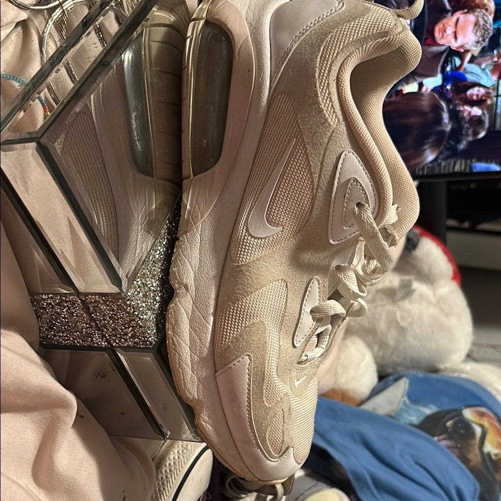 Nike Women's Beige Sneakers